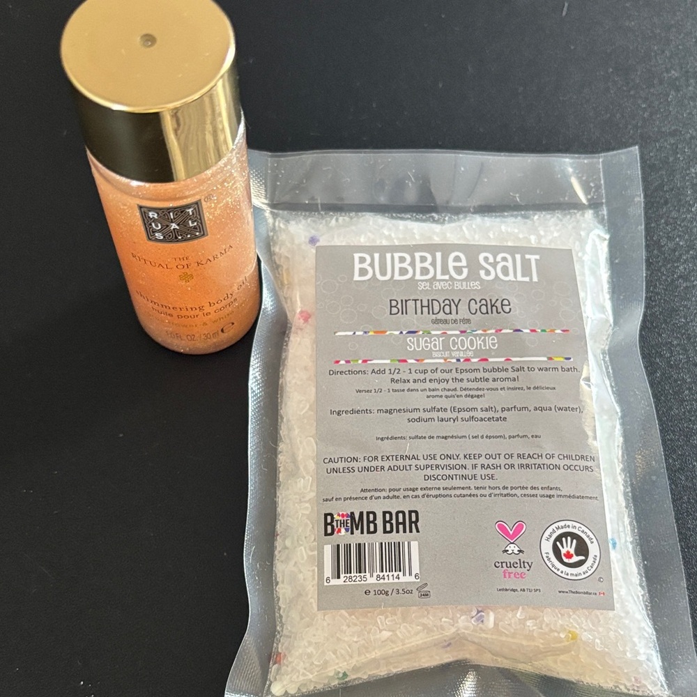 Rituals shimmering body oil and bomb bar Bubble Salt
